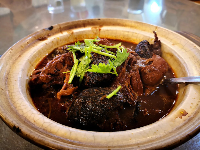 Peranakan Restaurant SG: Novena Peranakan Cuisine delivering a genuine taste of heritage through meticulous cooking.