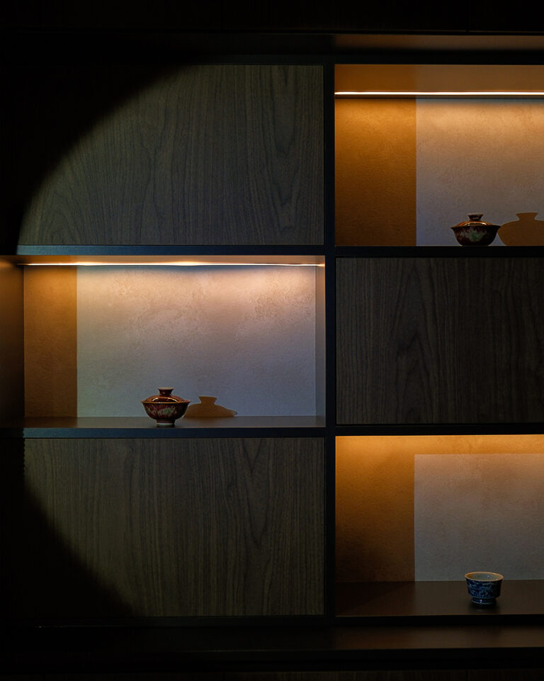 Tea Room Singapore – a private Chinese tea house in Singapore with teapots, tea cups, and utensils beautifully arranged.