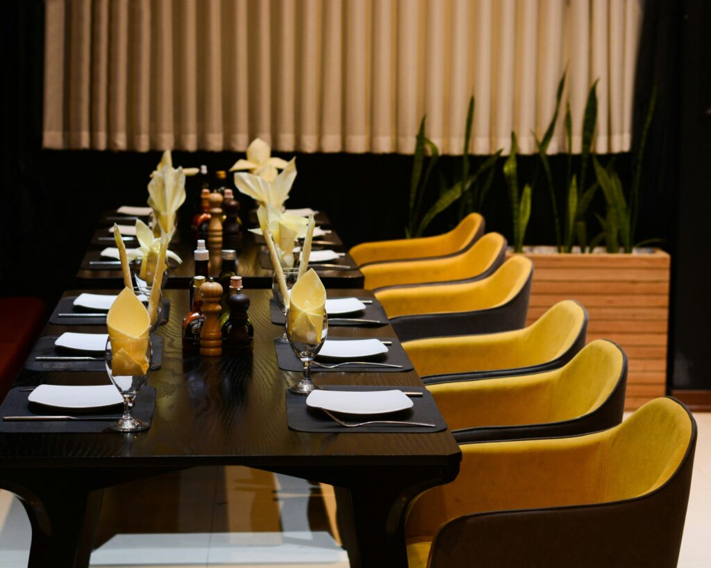 Private Dining SG : Experience the intimacy and elegance of a secluded private dining room in Singapore.