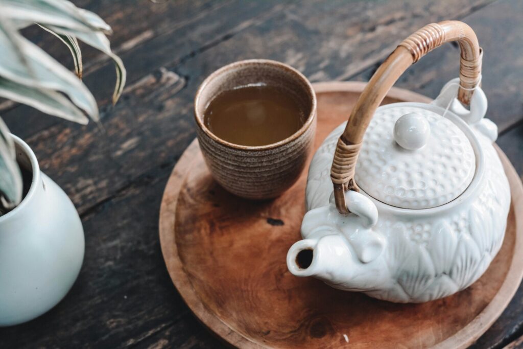 Chinese Tea in SG : Experience the art of stillness and mindfulness through traditional Chinese tea rituals.
