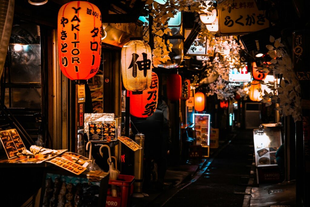 Best Izakaya In SG : Warm glow of lantern-lit izakaya