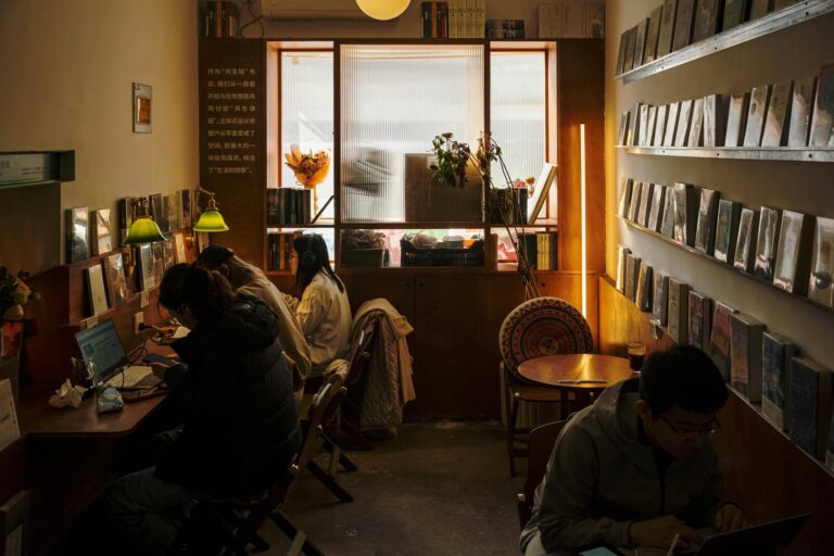 Cafe Beyond the Bean : Work-friendly cafes like Monk's Brew Club and Book Cafe with power access