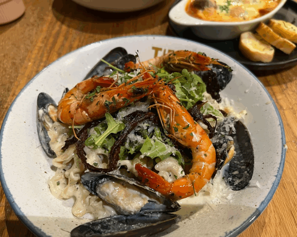 Delicious and affordable pasta served in a cozy restaurant, offering satisfying flavours without breaking the budget.